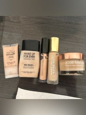 Lot of Light/Medium Foundations Marc Jacobs, Josie Maran, Makeup Forever